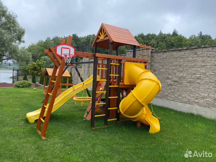 Детская уличная площадка