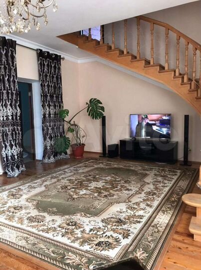 Дом 230 м² на участке 5 сот.