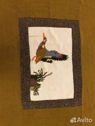 Вязаный вручную плед 