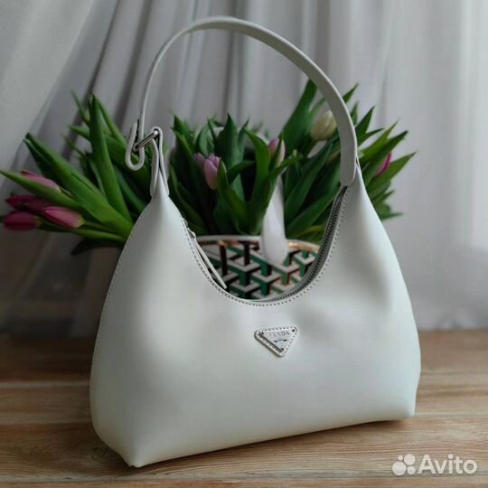 Сумка хобо Prada 25x21