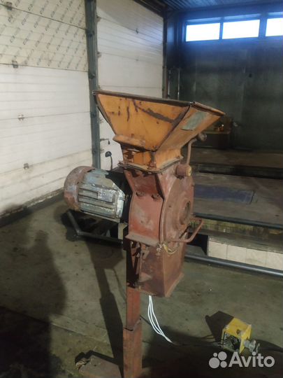 Зернодробилка бу