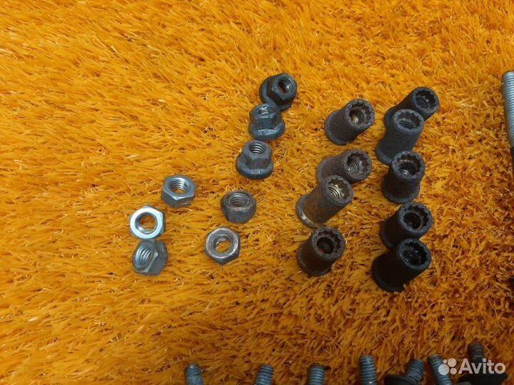 Болты и гайки двс Volkswagen Passat B7 caxa 2011