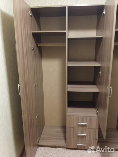 Шкаф распашной трехстворчатый 150 х 220 см