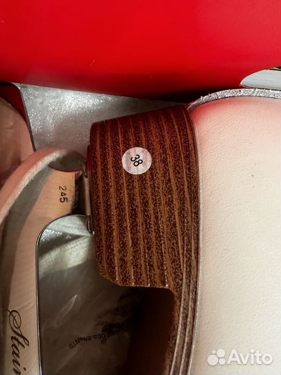 Полупрофессиональные Коньки фигурные женские