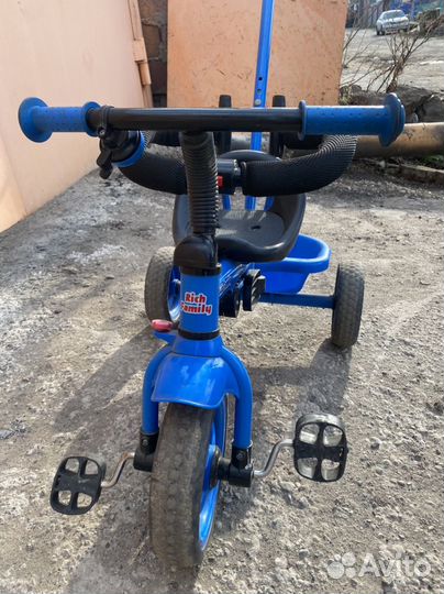 Детский трех колесный велосипед