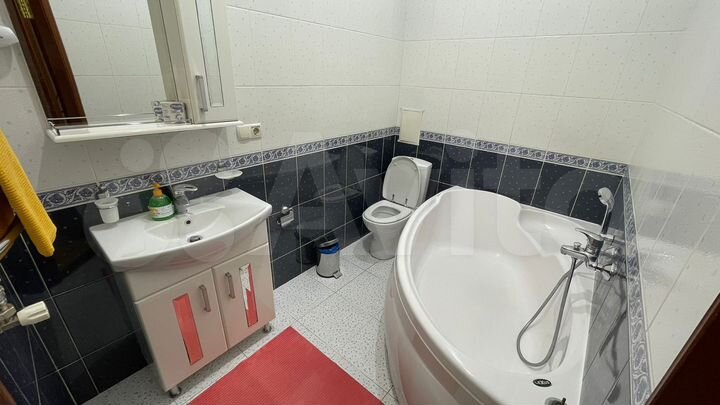 2-к. квартира, 70 м², 7/7 эт.