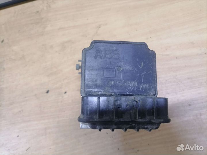 Блок ABS Nissan Maxima A33