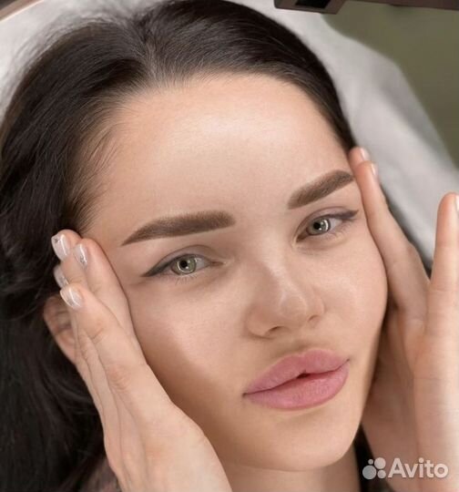 Перманентный макияж пудровые брови, губы