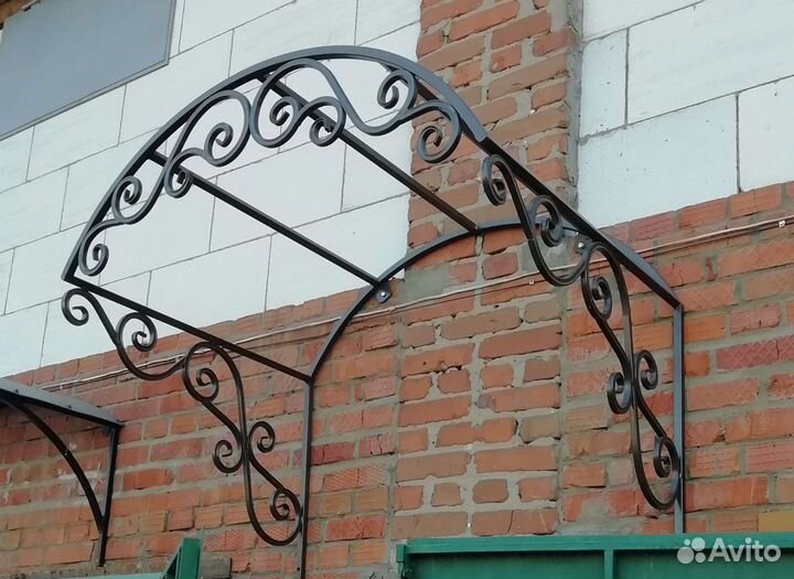 Козырёк металлический