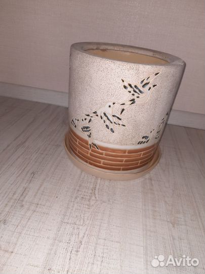 Большой глиняный горшок