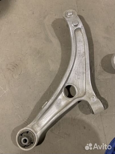 Передние рычаги Hyundai i40