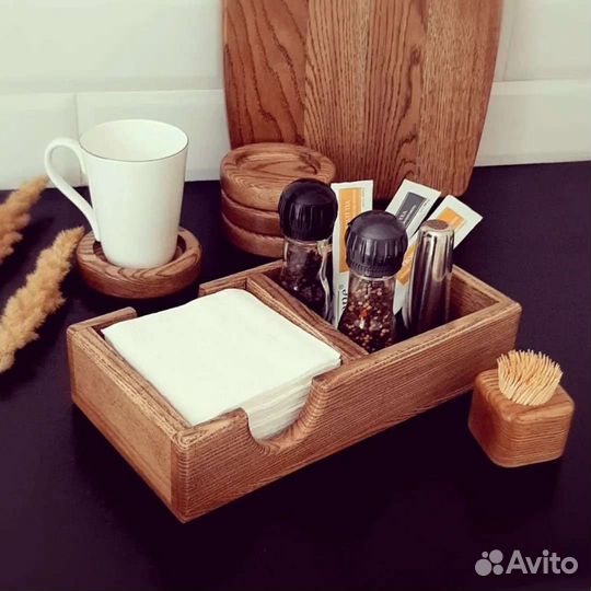 Деревянная салфетница