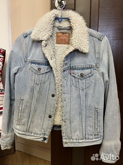 Джинсовая куртка levis