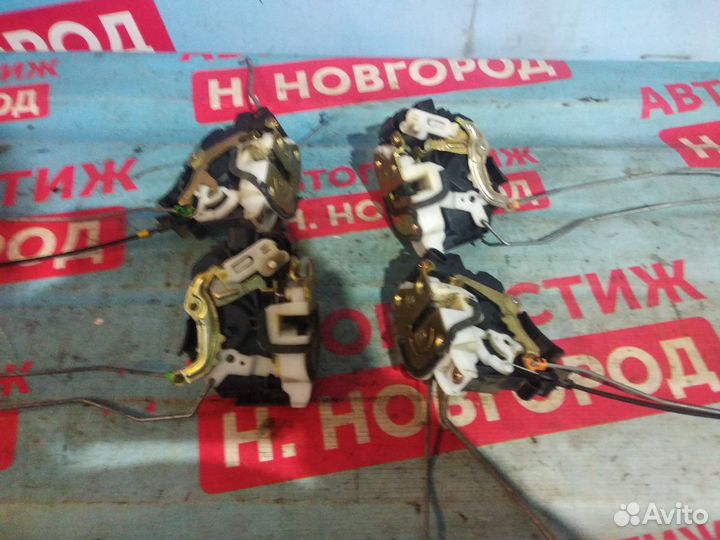 Замок двери Митсубиси Лансер 9