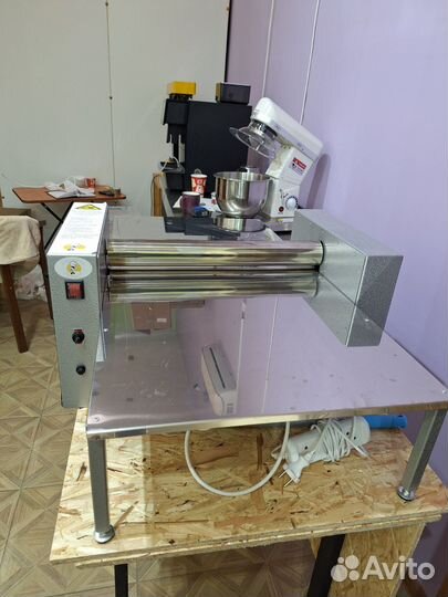 Тестораскаточная машина электрическая