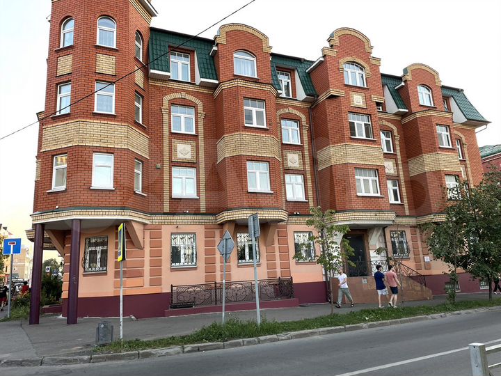 3-к. квартира, 90 м², 4/4 эт.