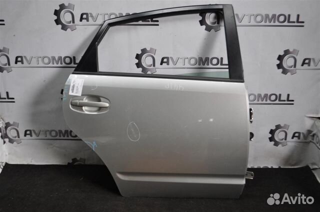 Дверь задняя правая toyota prius NHW20