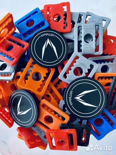 Клипсы застежки на шлем вратарский