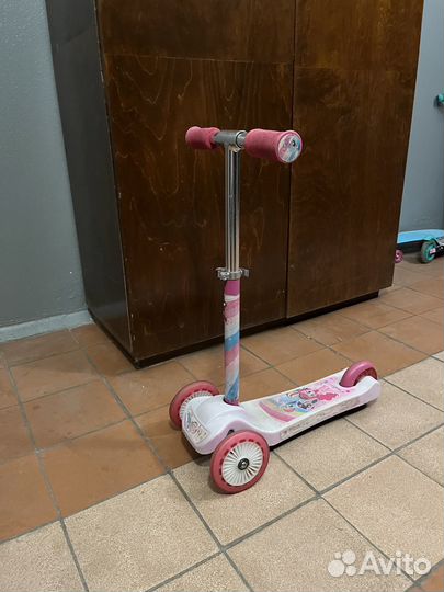 Продам самокат трехколесный