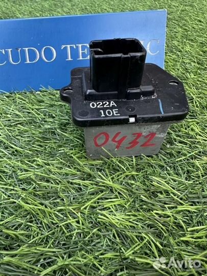 Реле печки Suzuki Escudo/Grand Vitara TA74W TD54W