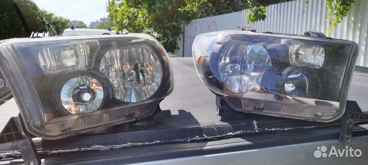 Фары Toyota Tundra / Sequoia