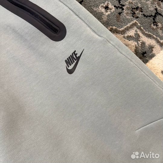 Штаны Nike Sportswear Tech Fleece