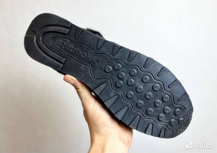 Кроссовки Reebok комфортные