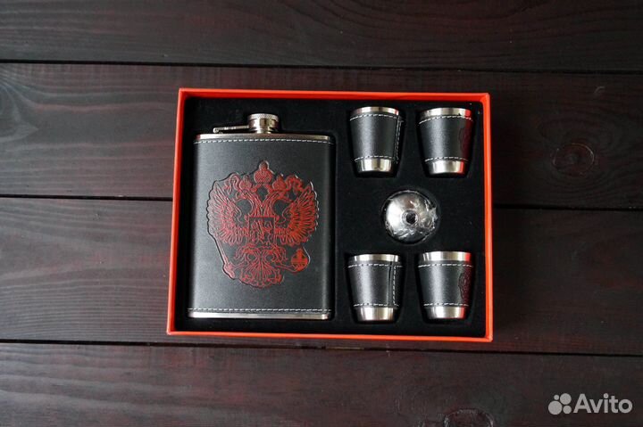 Подарочный набор.Фляжка,рюмки,воронка.Новый