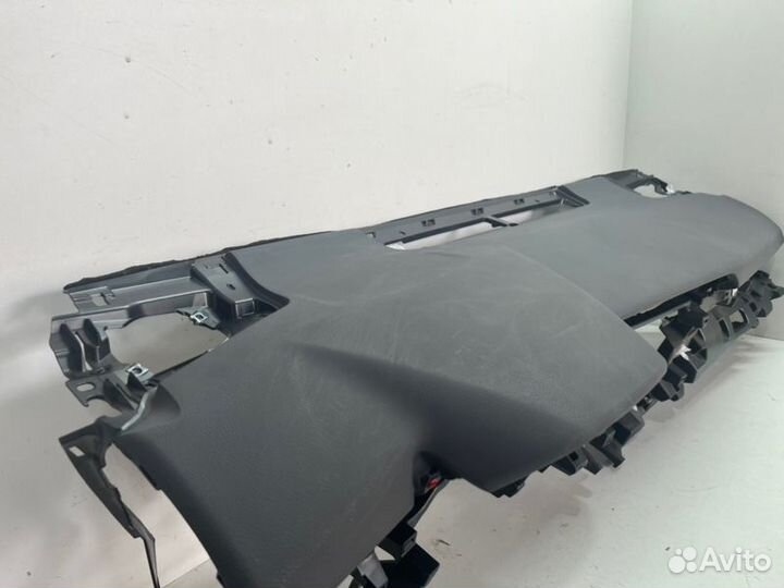 Торпедо с подушкой переднее Toyota Camry V70/V75