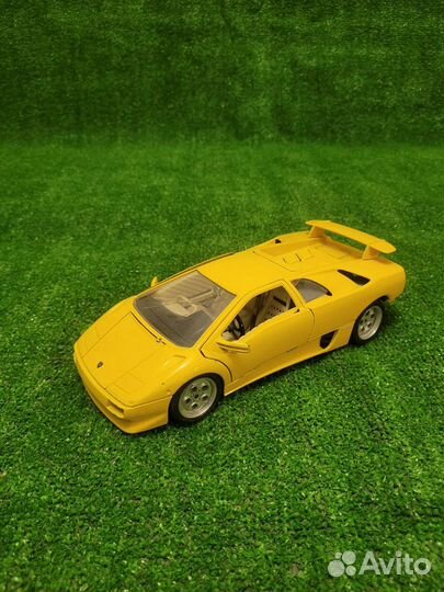 Модель авто Lamborgini Diablo 1/18 Burago