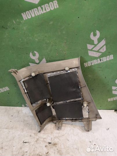 Обшивка стойки Тойота Хайлендер