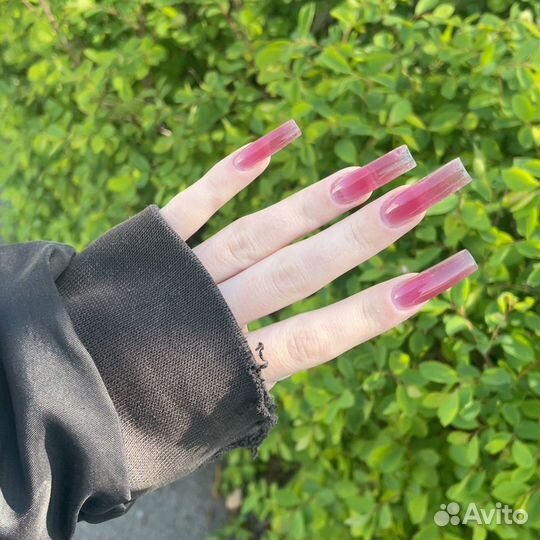 Начинающий мастер маникюра