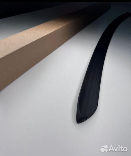 Спойлер заднего стекла (козырек) Toyota Camry 70