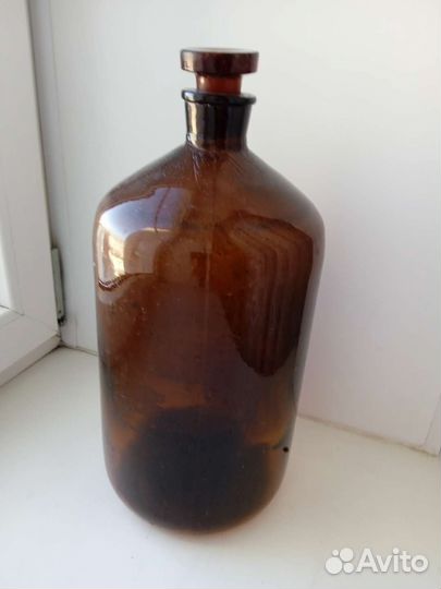 Бутыли стеклянные