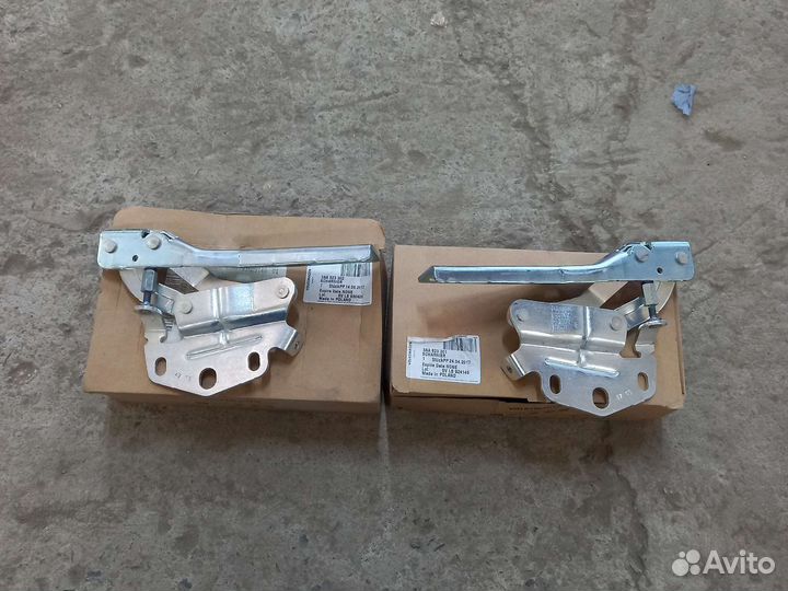 Петля капота правая левая Volkswagen Passat В6