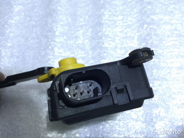 Сервопривод отопителя Volkswagen Bora 2001г