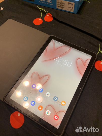 Планшет с клавиатурой, мышкой и стилусом Umiio