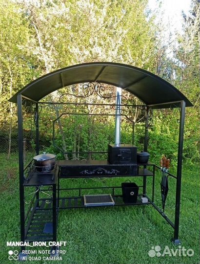 Мангал с крышей