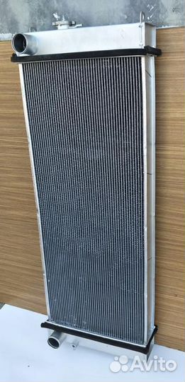 Радиатор водяной Hitachi ZX350-3