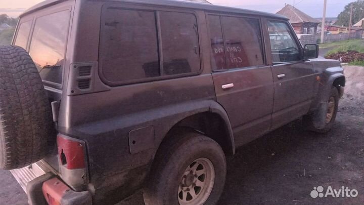 Nissan Patrol 2.8 МТ, 1994, 50 000 км