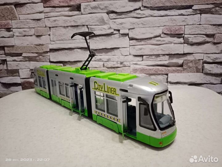 Трамвай игрушка