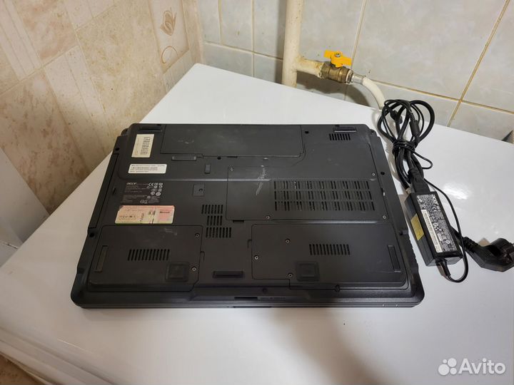 Ноутбук Acer большой в хорошем состоянии
