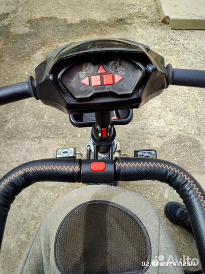 Велосипед с родительской ручкой