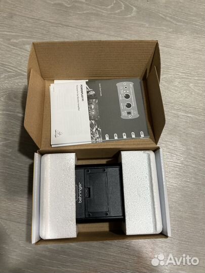 Стерео предусилитель для наушников Behringer P1