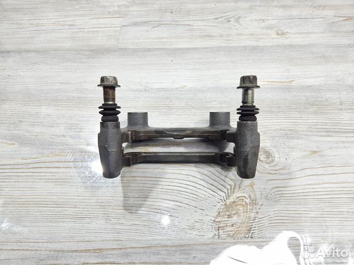 Скоба суппорта задняя Mazda 6 GH GG