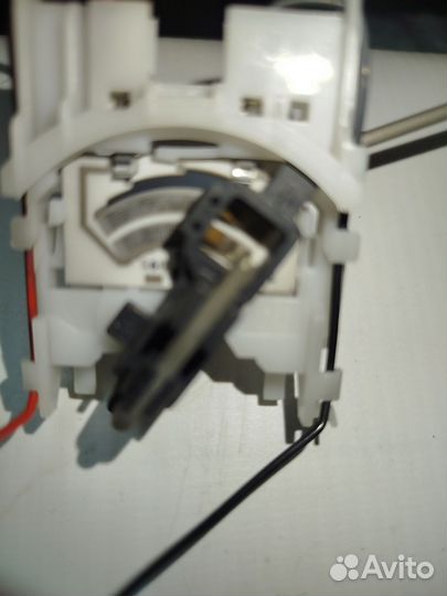 Датчик уровня топлива Шевроле Круз