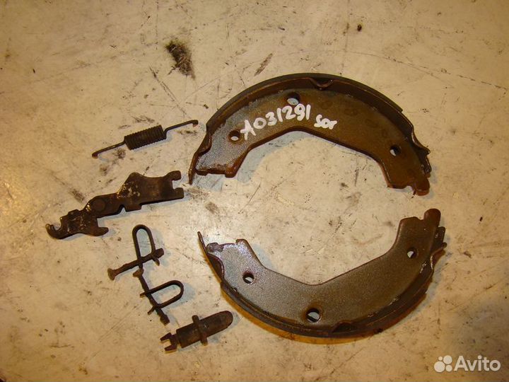 Монтажный комплект ручника Kia sorento 08г