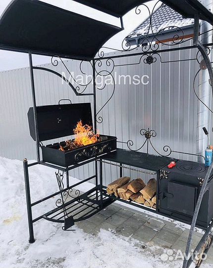 Мангал с крышей