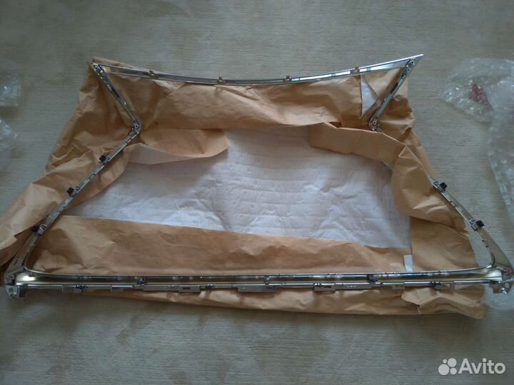 Молдинг решетки радиатора Lexus NX 2017-2022