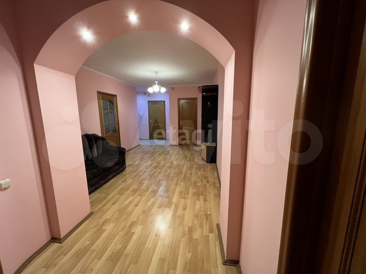 3-к. квартира, 120 м², 7/10 эт.